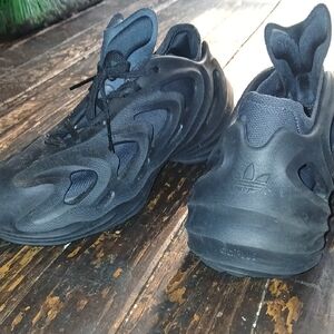 Adidas Black Sneakers with Cushioned Midsole and Lace-up Closure